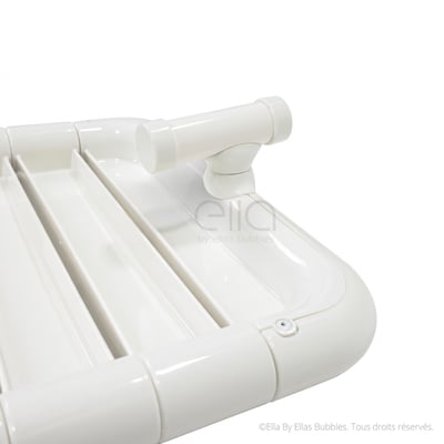 Gros plan de la charnière et du support muraux blancs sur un siège de bain pliant Ella's Bubbles