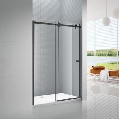 Puerta de ducha corredera sin marco Ella Primo con herrajes en negro mate y panel de vidrio templado transparente sobre base de ducha blanca