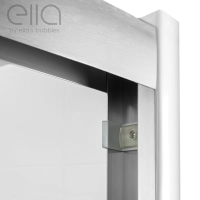Gros-plan d’une butée de porte en nickel brossé sur une porte de douche coulissante avec cadre Ella Duo et panneau en verre transparent