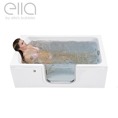 Femme allongée dans une baignoire à porte Ella avec porte à ouverture intérieure, profitant d'un bain à jets d'hydromassage actifs