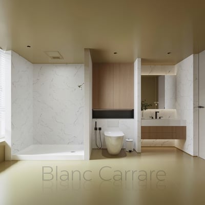 Cabine de douche moderne accessible avec panneaux d'habillage aspect marbre blanc de Carrare dans une salle de bain neutre et élégante