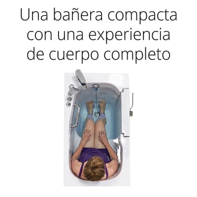 Vista aérea de una mujer mayor sumergida en la bañera compacta de acceso lateral Ella Mobile mostrando el ajuste del cuerpo en el receptáculo de 66x114 cm