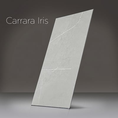 Panel de pared de ducha Carrara Iris en acabado de mármol gris claro con vetas blancas para duchas accesibles