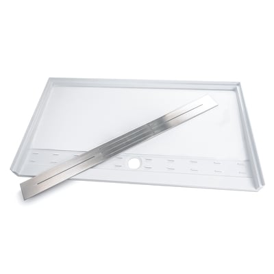 Receveur de douche SMC conforme ADA blanc avec couvercle de caniveau linéaire en acier inoxydable pour installations de salles de bains accessibles