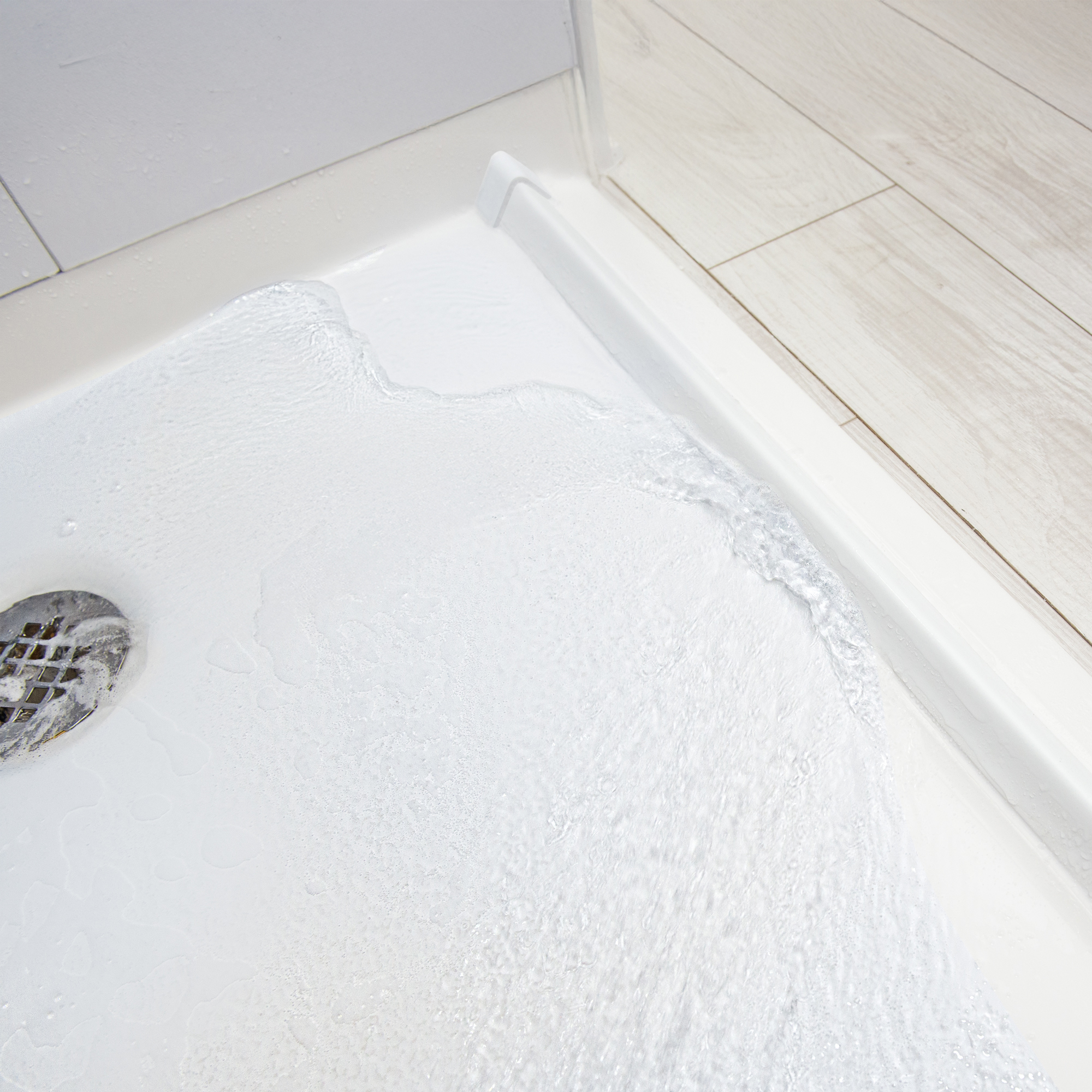 Receveurs de douche en acrylique accessibles aux fauteuils roulants - %3E - shower-base-rubber-dam-shower-free-access